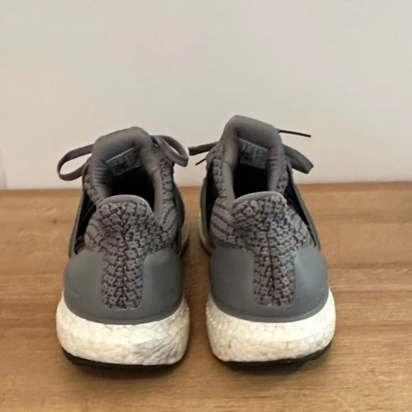 LIKE NEW Ultraboost Adidas Men's Gray Running Shoes - Picture 4 of 7